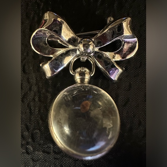 VTG Coro Signed Silver Tone Bow Brooch Pin Mustard Seed Encased in Clear Orb - Picture 5 of 8